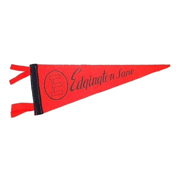 Pennant Edgington Red Black Vintage Flag Decor - Picture 1 of 4